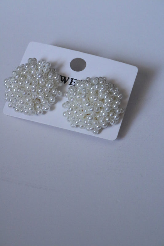 PEARL HALO EARRING