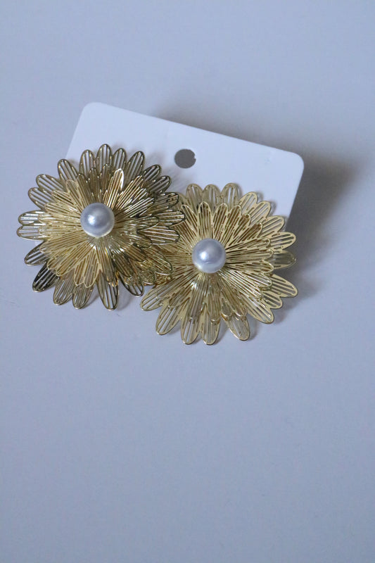 FLOWER WHISPER EARRING