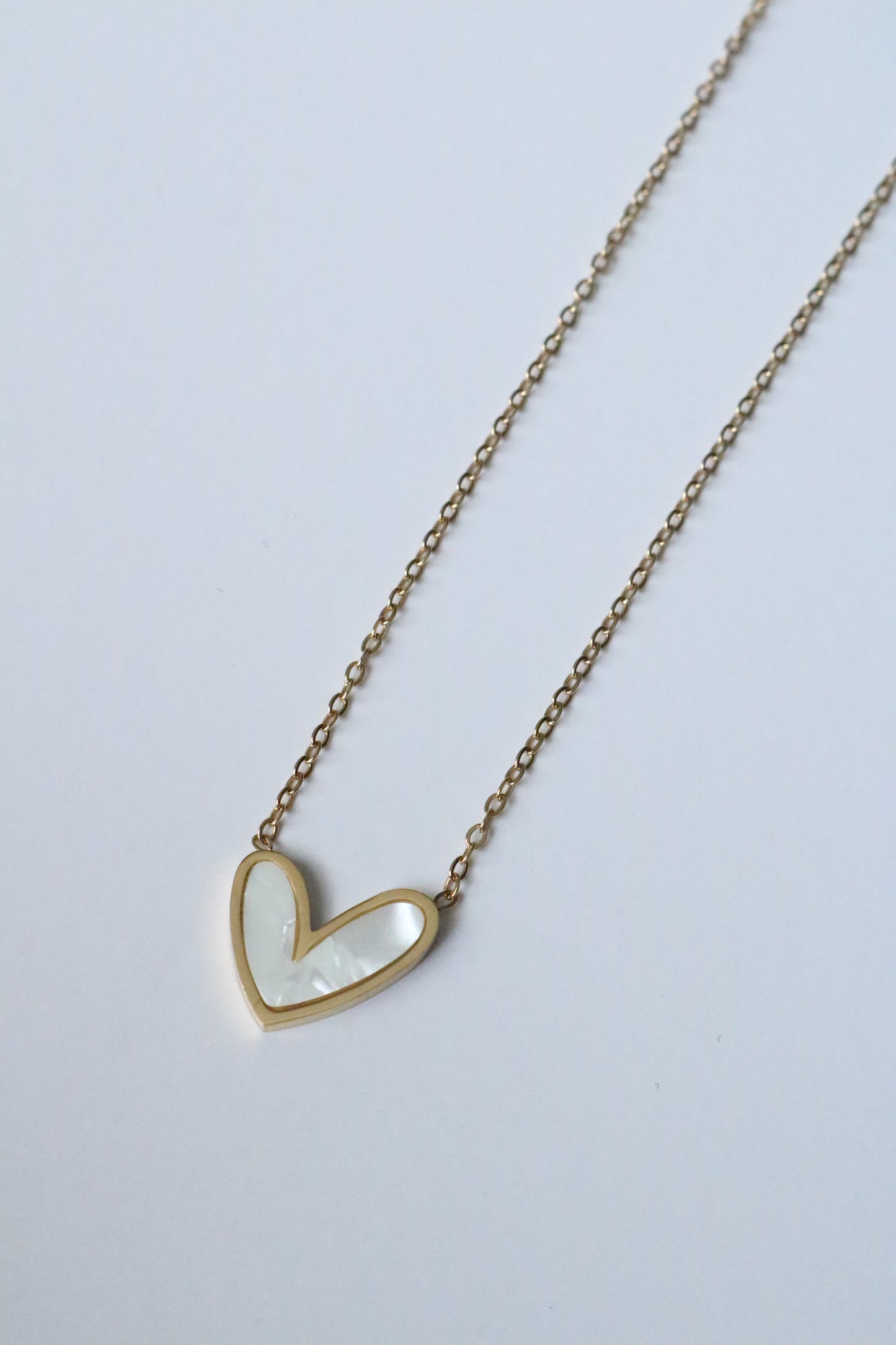 MOP HEART NECKLACE