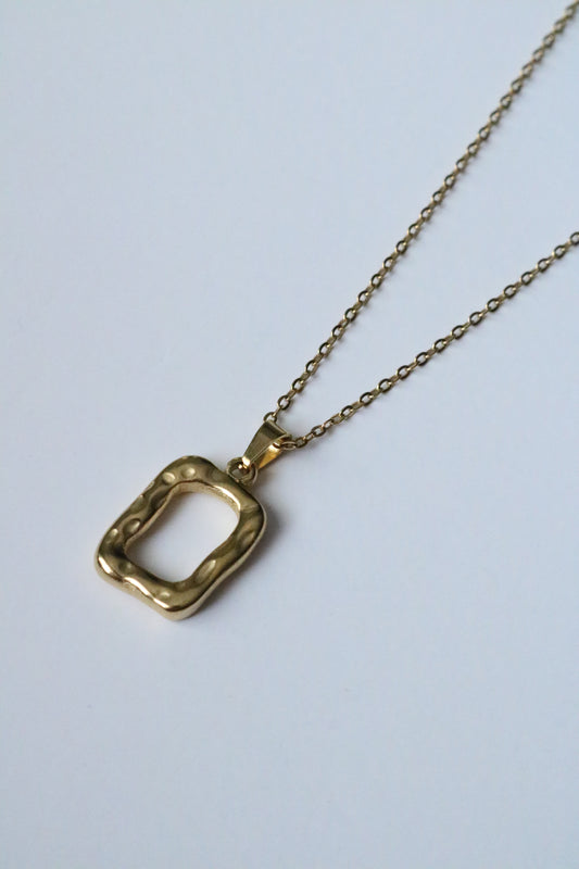 IRREGULAR HOLLOW SQUARE NECKLACE