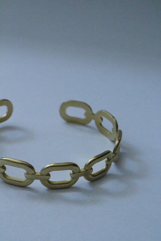 SADDLE CHAIN CUFF-GOLD